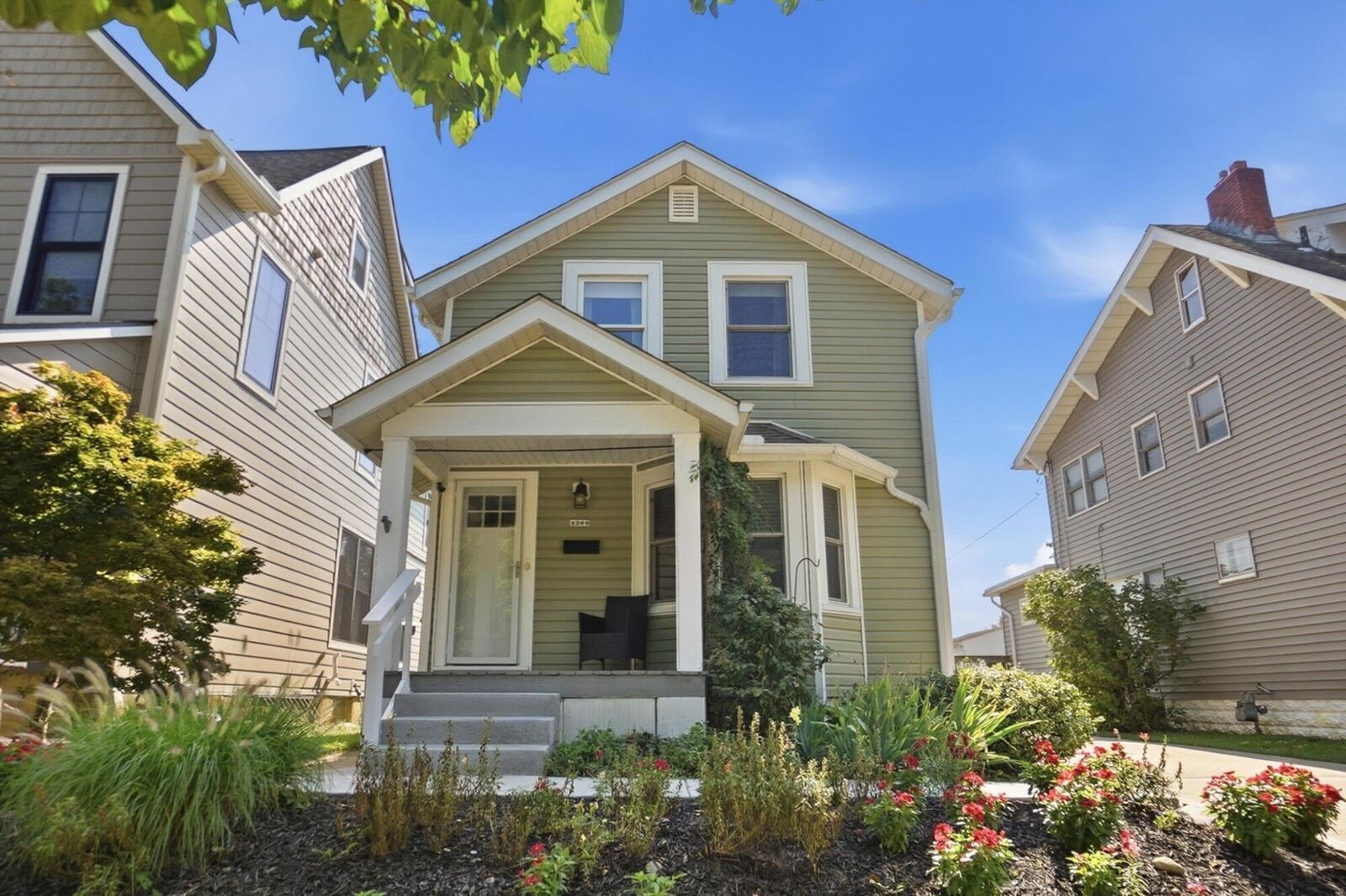 Property Photo:  1300 Ashland Avenue  OH 43212 