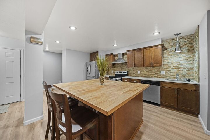 Property Photo: 6752 Willow Grove E Place OH 43017