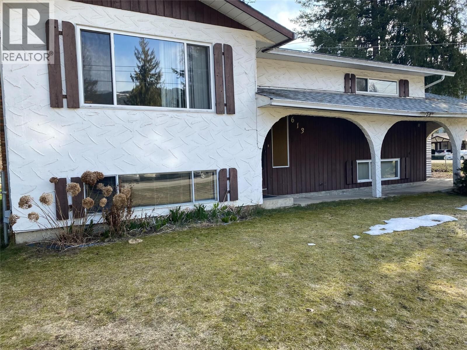 Property Photo: 613 Forest Park Street BC V0E 2V0