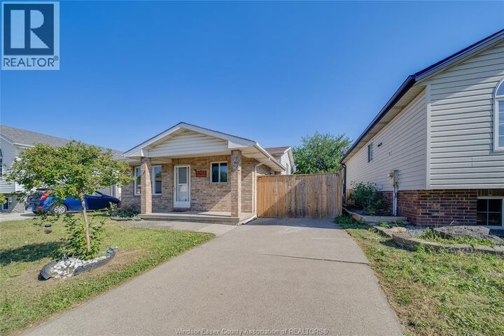 Property Photo: 1465 Foster Avenue ON N8W 5P8