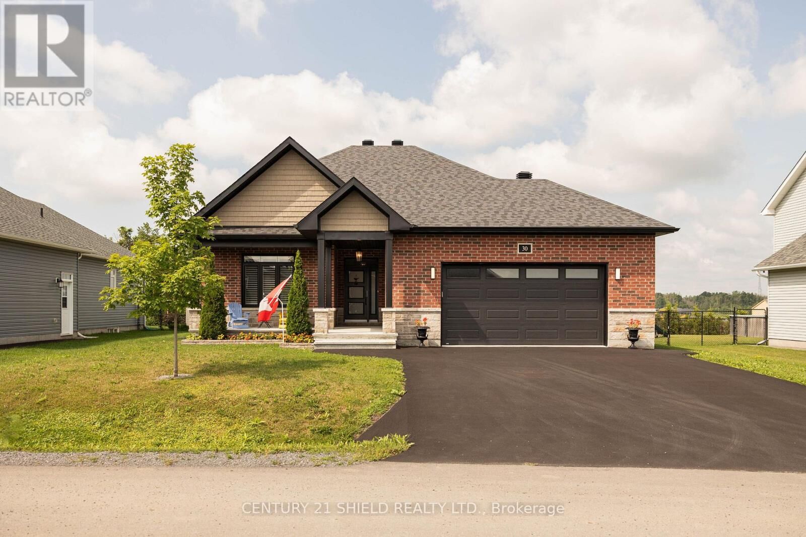 Property Photo:  30 Hilda Street  ON K0C 1P0 