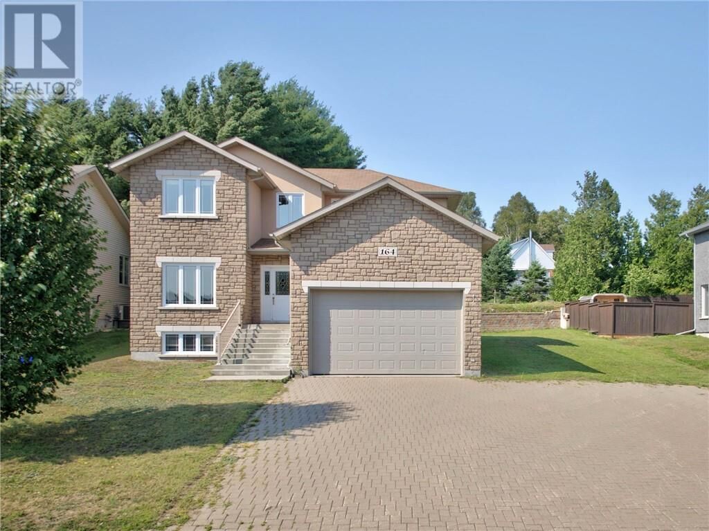 Property Photo:  164 Bonnie Drive  ON P3Y 0A2 