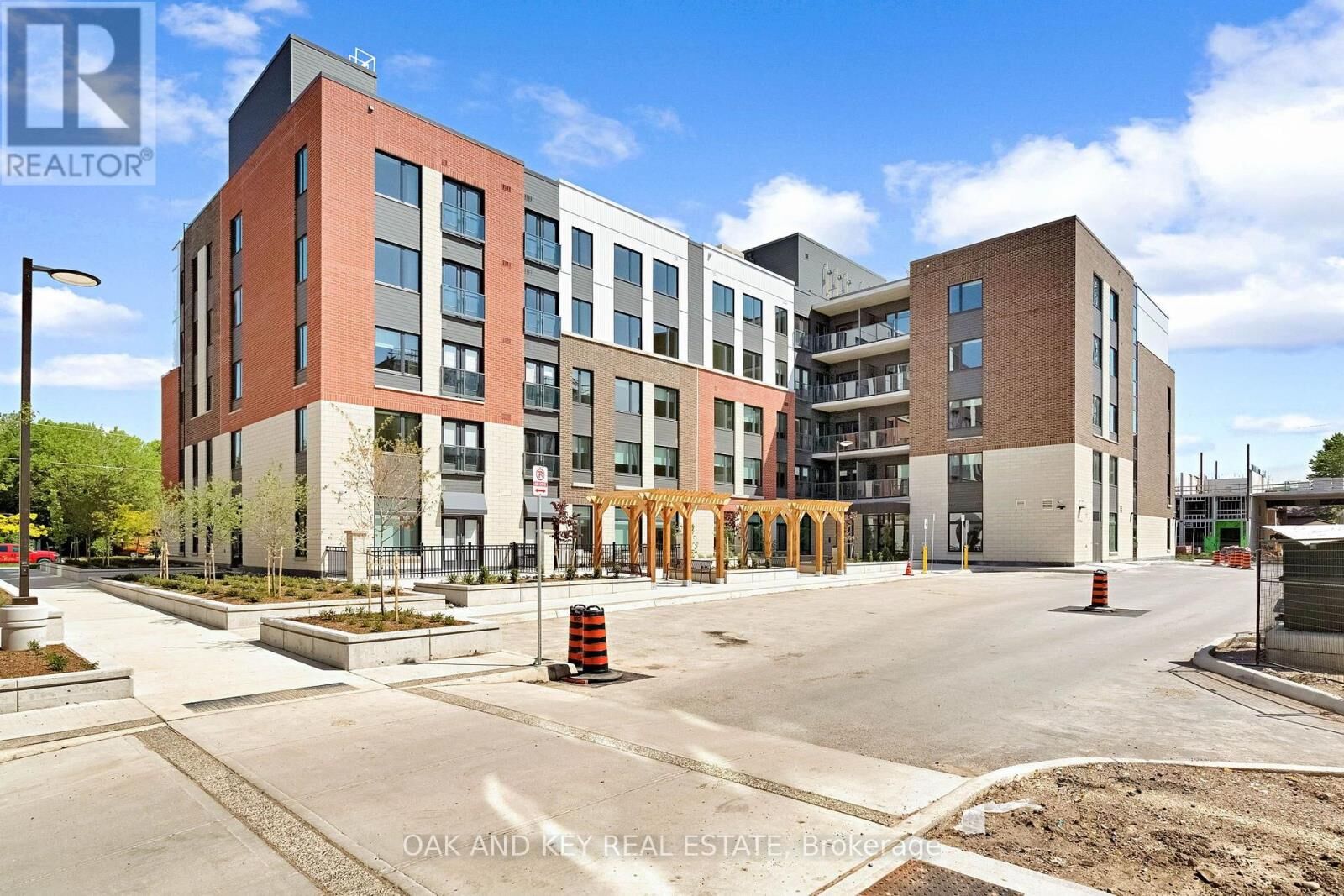 Property Photo:  385 Hill Street 501  ON N6B 1E4 
