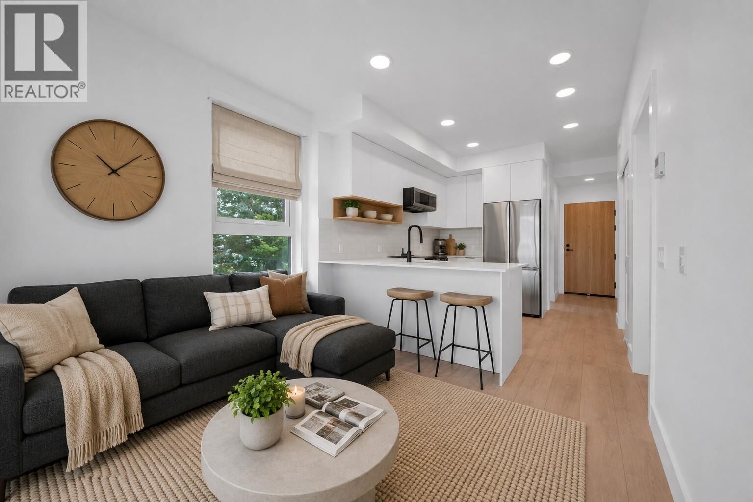 Property Photo: 620 Coronation Avenue 312 BC V1Y 7A1