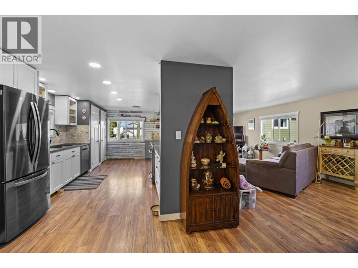 Property Photo: 518 Pine Street BC V0E 1M0