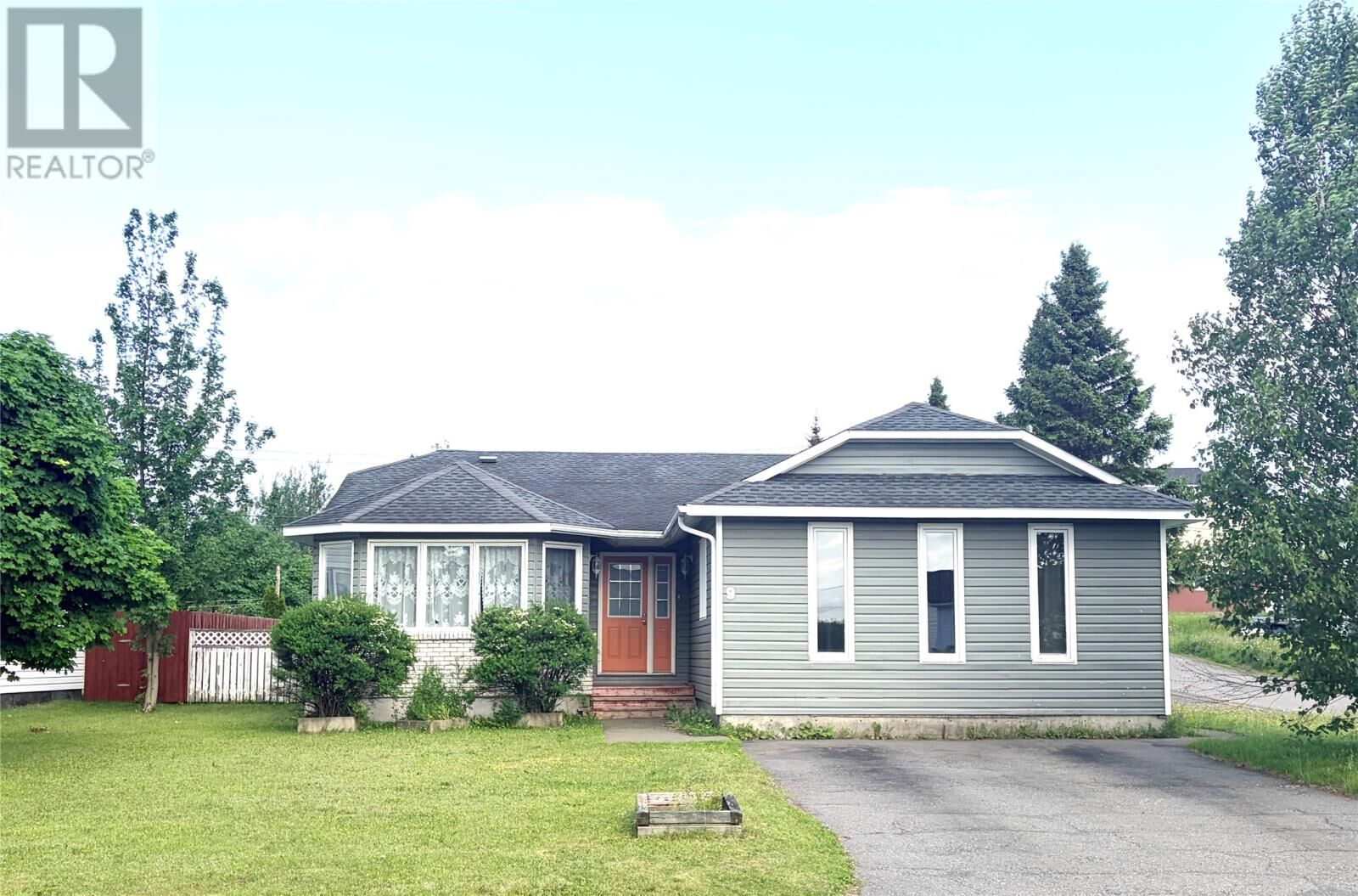 Property Photo:  9 Aspen Heights  NL A2B 1G7 