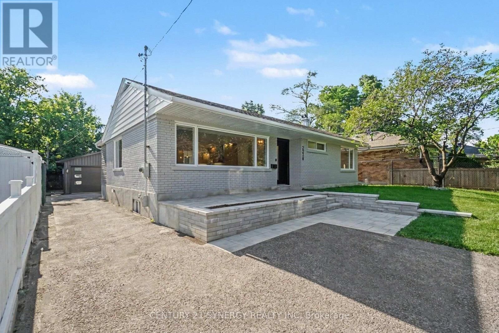 Property Photo: 2238 Utah Street ON K1H 7W8