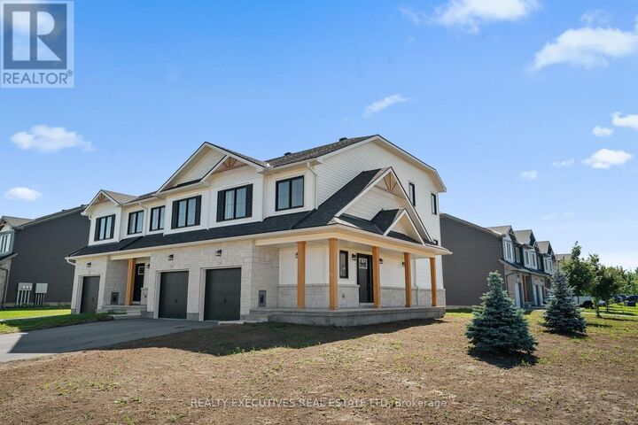 Property Photo: 31 Whitcomb Crescent ON K7A 0C1