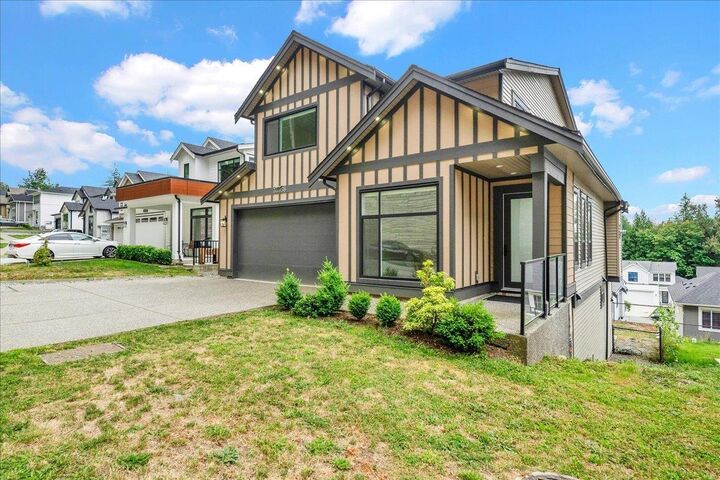 Property Photo:  33958 Parr Avenue  BC V2V 6B2 