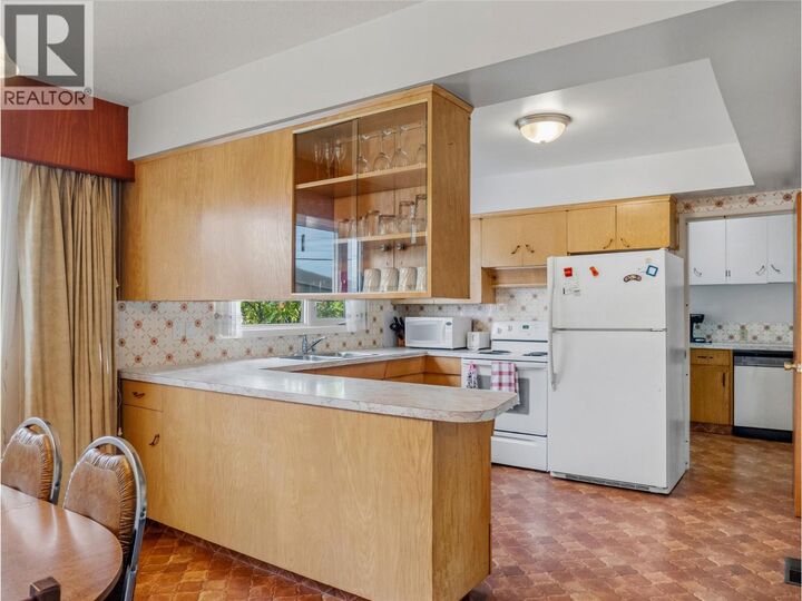 Property Photo: 1513 108 Avenue BC V1G 2T5