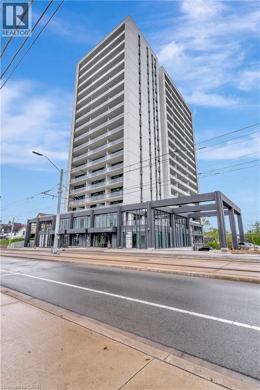 Property Photo:  741 King Street West 1710  ON N2G 0E9 