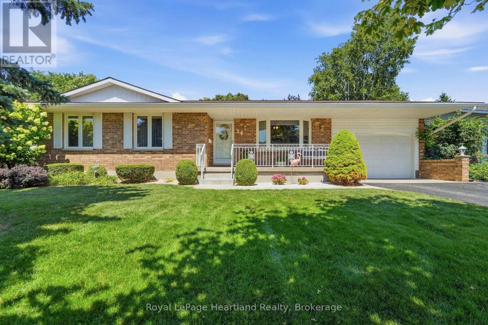 Property Photo:  24 Leonard Drive  ON N7A 4K6 