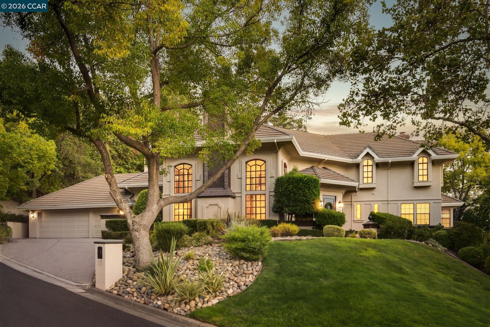 Property Photo: 10 Bent Oak Ct CA 94506