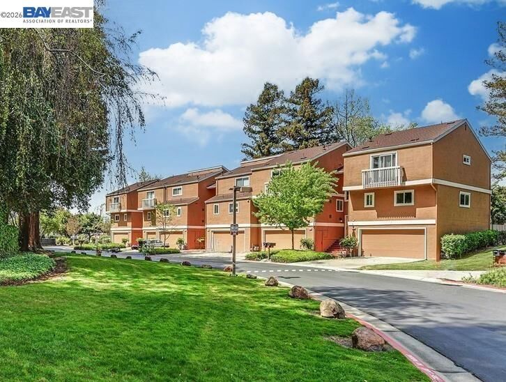 Property Photo:  37886 Bright Cmn  CA 94536 