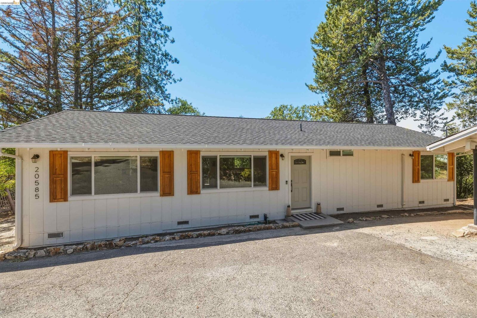 Property Photo: 20585 Charlotte Ct CA 95372