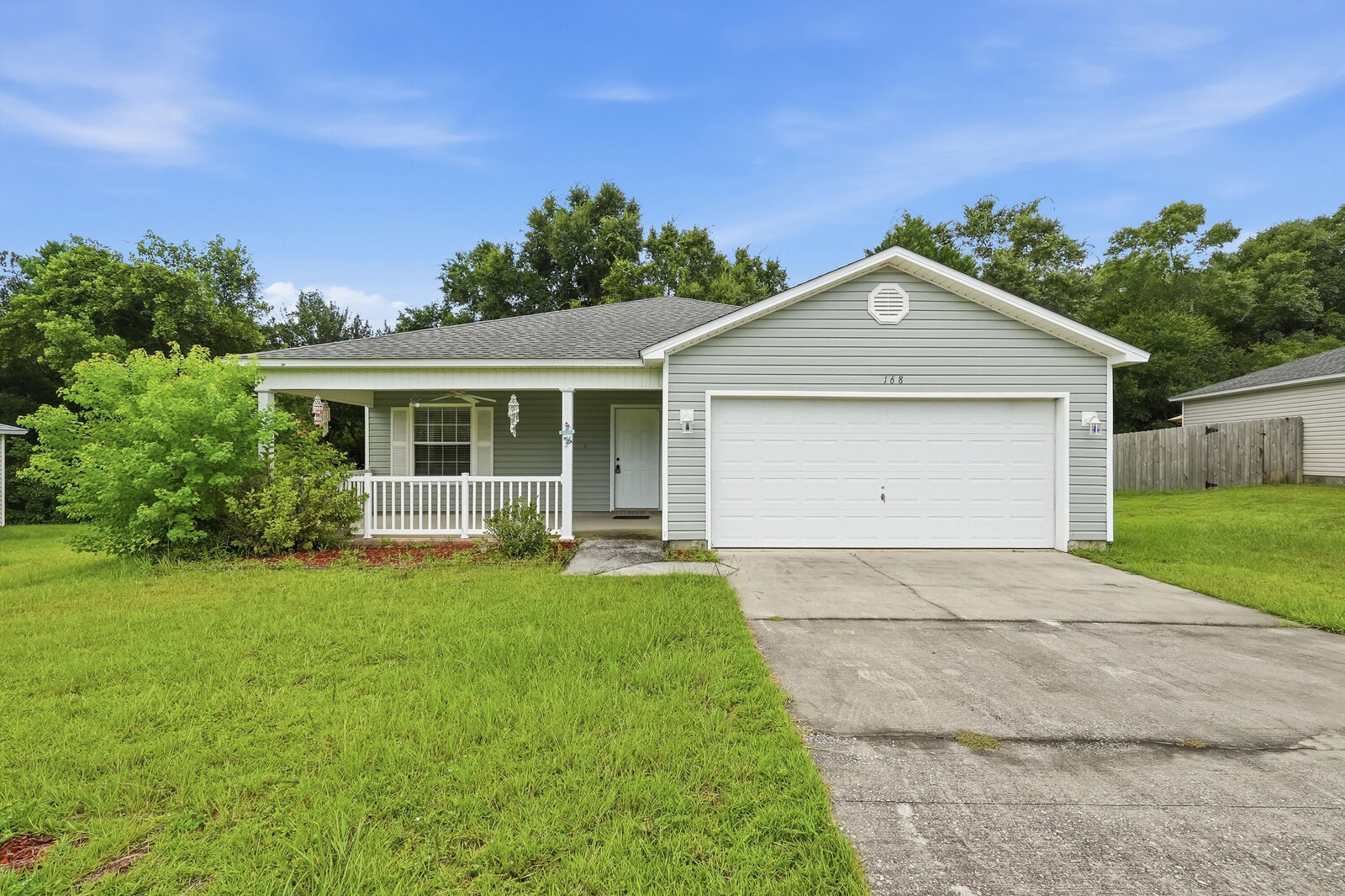 Property Photo: 168 Cabana Way FL 32536