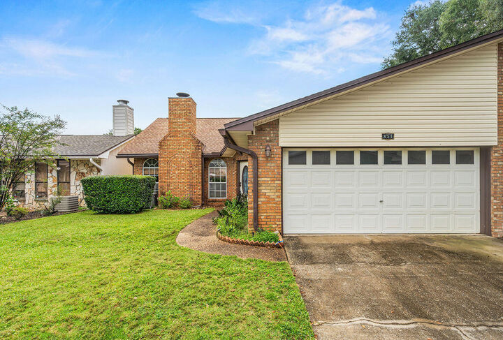 Property Photo:  851 Holbrook Circle  FL 32547 