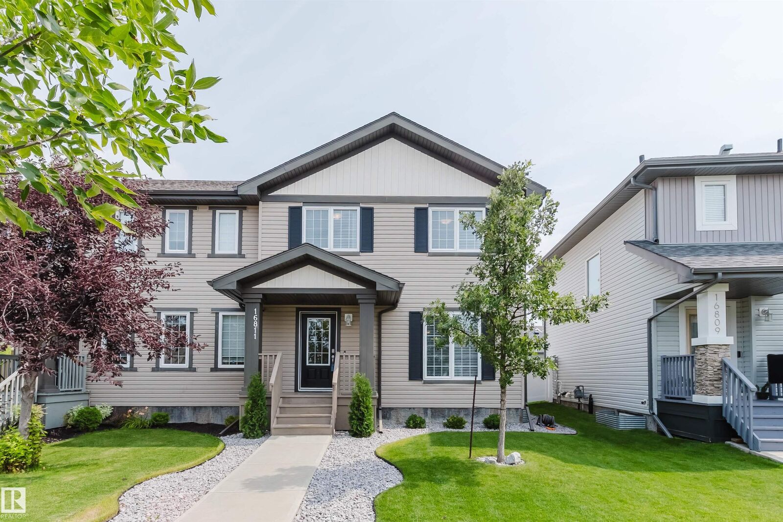 Property Photo:  16811 40 Street NW  AB T5Y 0Y2 