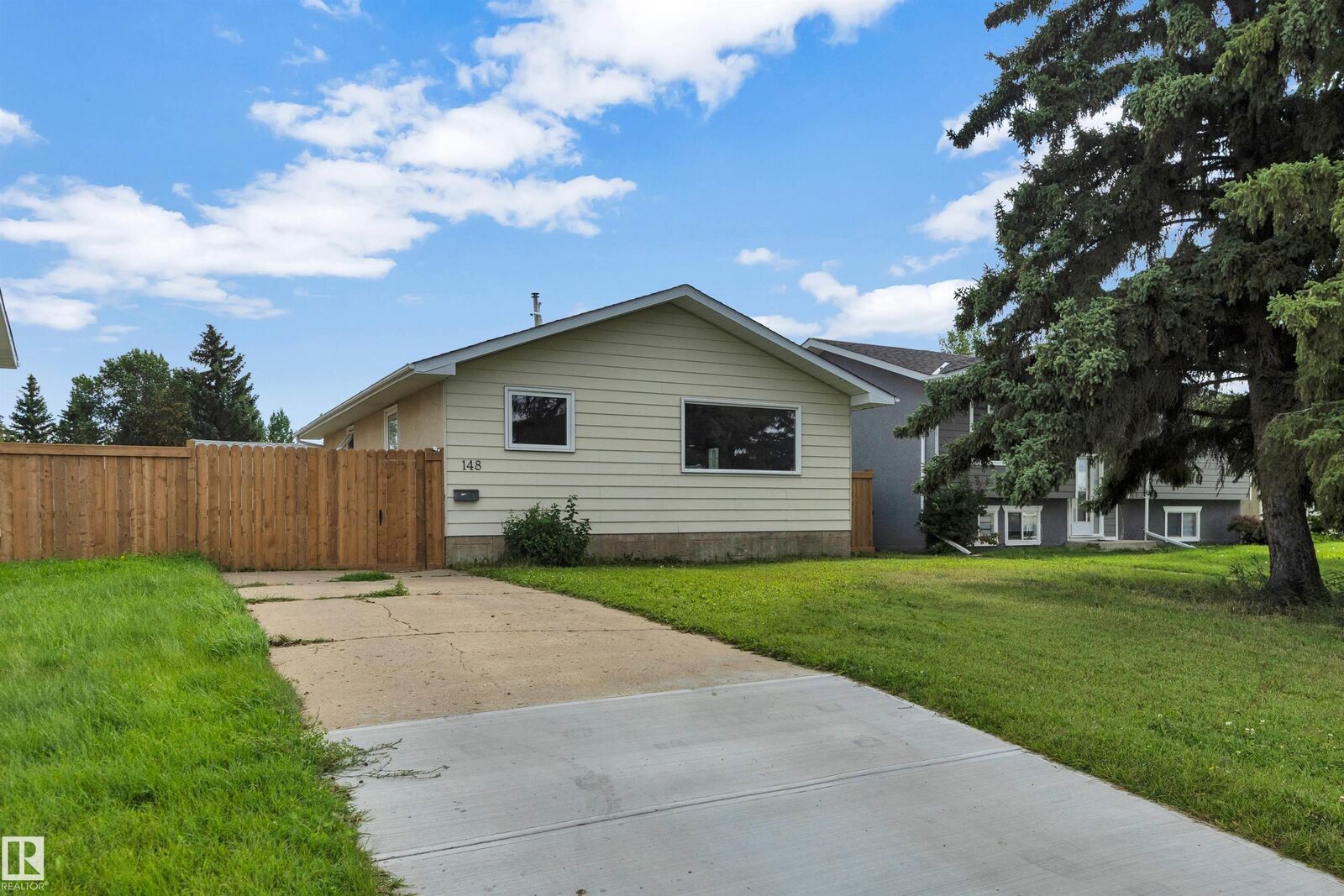 Property Photo: 148 Corinthia Drive AB T9E 4G3