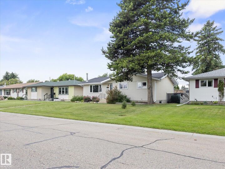 Property Photo: 7 Camelot Avenue AB T9E 4M4