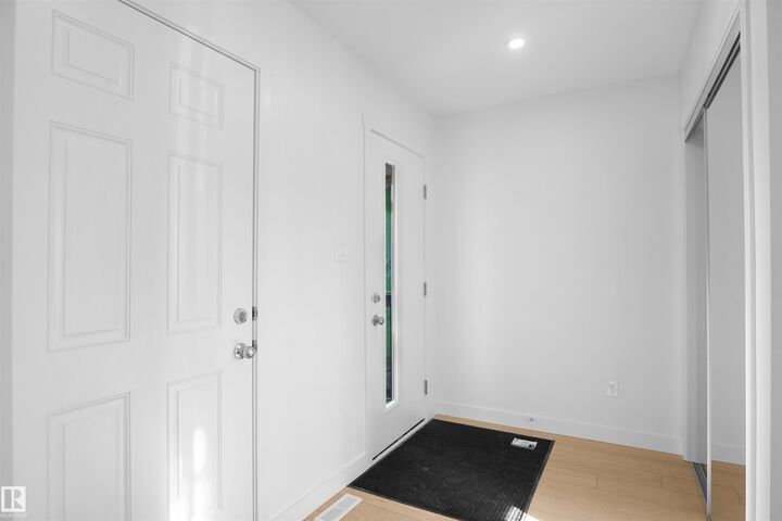 Property Photo: 936 17 Avenue NW AB T6T 2X2