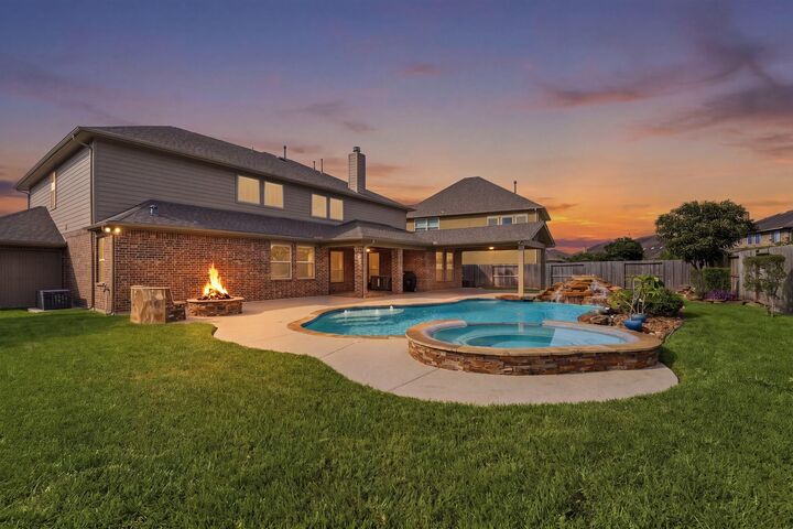 Property Photo: 2404 Mallorca Pass TX 77573