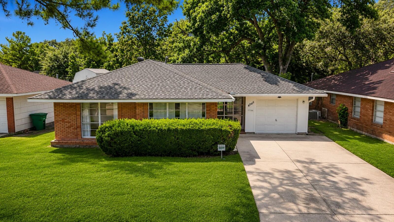 Property Photo:  4045 Woodfox Street  TX 77025 