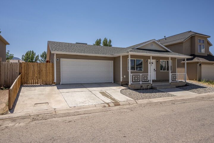 Property Photo: 683 W 1350 N UT 84721