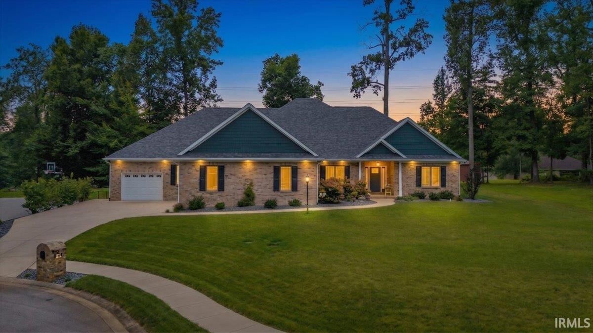 Property Photo: 6213 Pembrooke Drive IN 47630