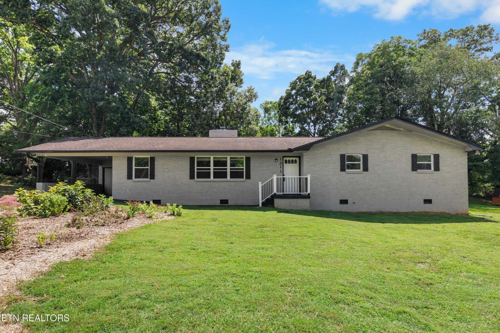 Property Photo:  1311 Rosalyn Drive  TN 37914 