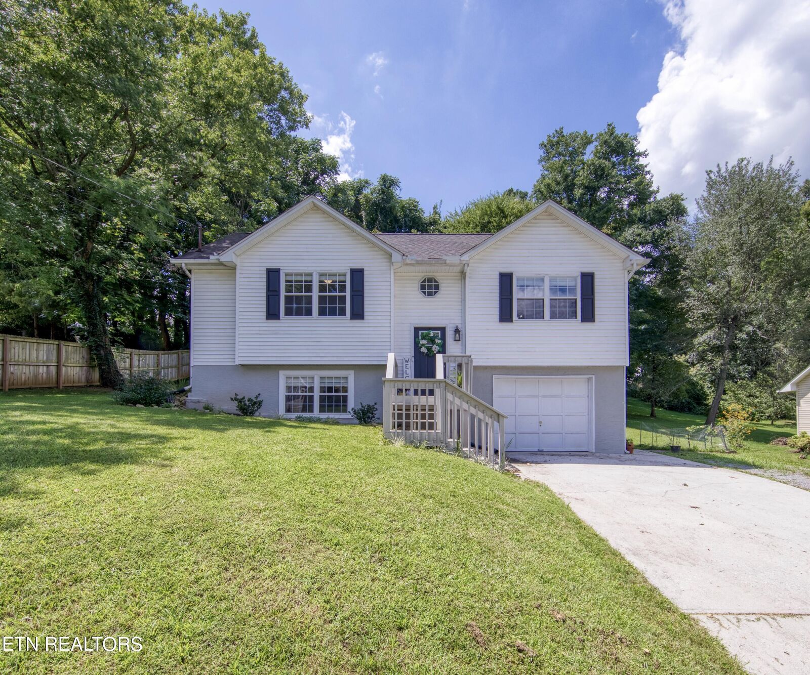 Property Photo:  3913 Abercorn Rd  TN 37921 