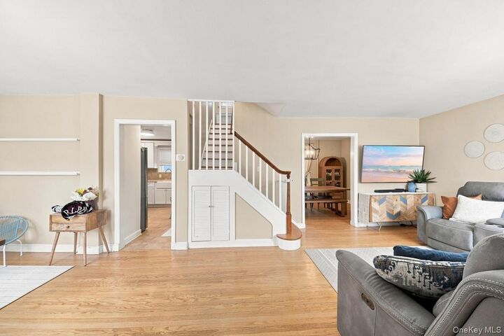 Property Photo:  34 Keats Avenue  NY 10530 