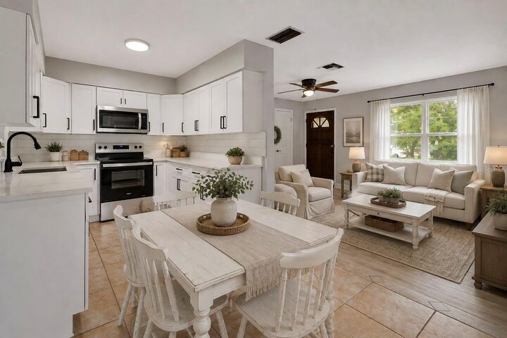 Property Photo: 1532 N Normandy Boulevard FL 32725