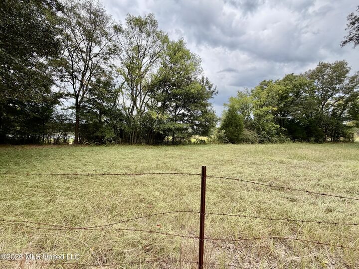 Property Photo:  1029 North N Ratliff Road  MS 39202 