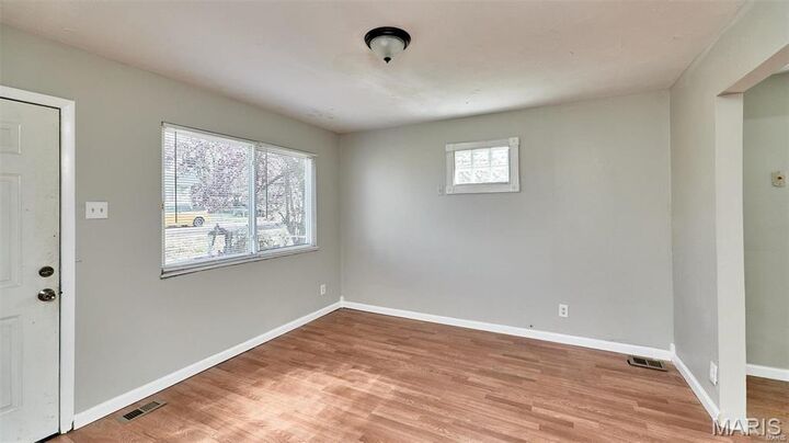 Property Photo: 6760 Schofield Place MO 63133