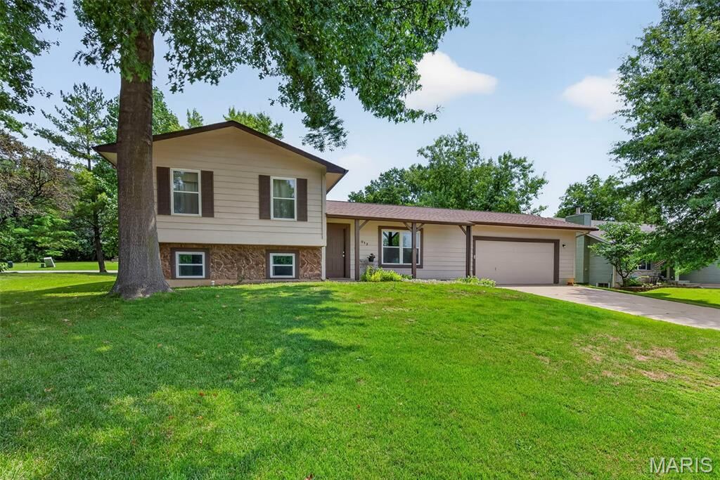 Property Photo:  612 Lakewood Drive  MO 63367 