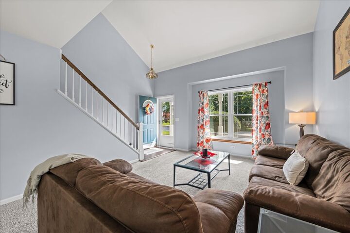 Property Photo:  640 Green Meadow Lane  IL 60134 