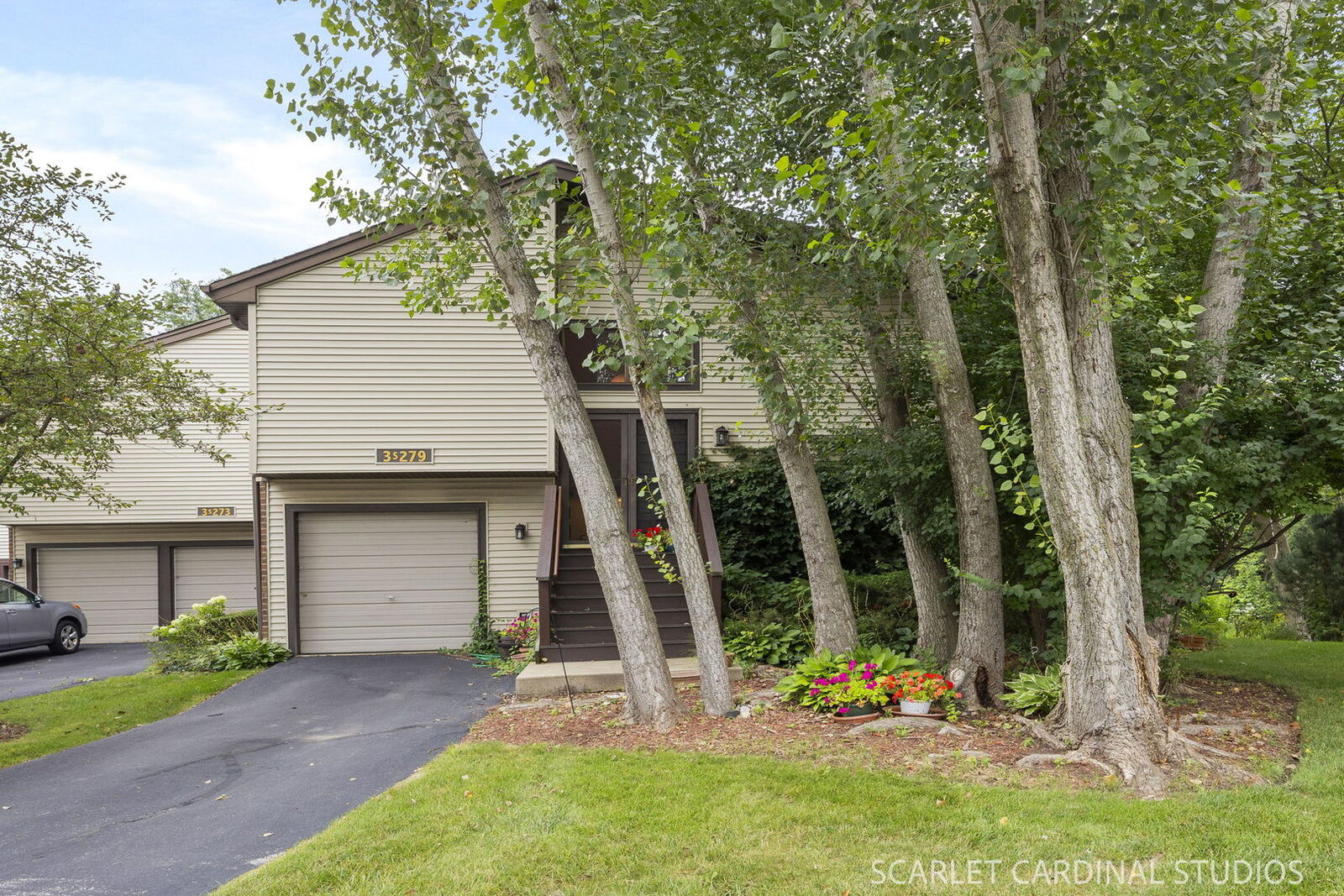 Property Photo:  3S279 Briarwood Drive  IL 60555 