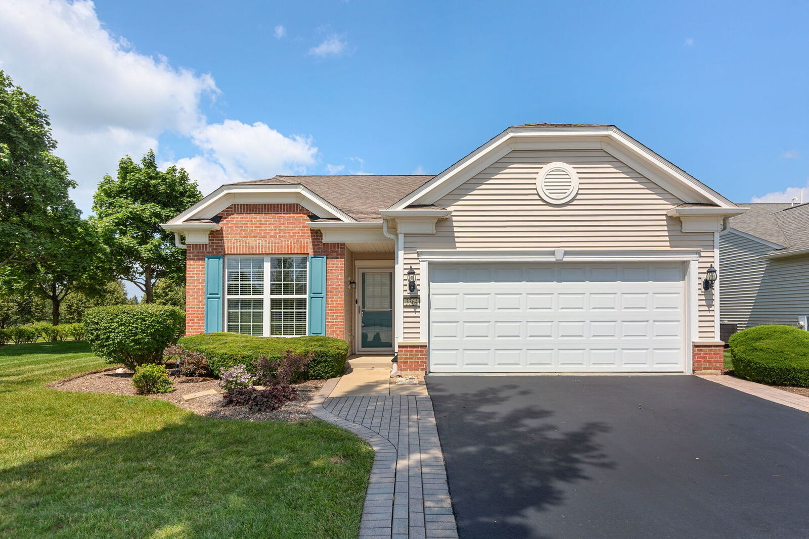 Property Photo:  3364 Comstock Court  IL 60060 