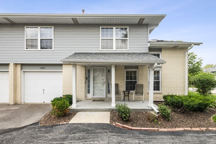 Property Photo:  17037 East Circle Drive 17037  IL 60477 