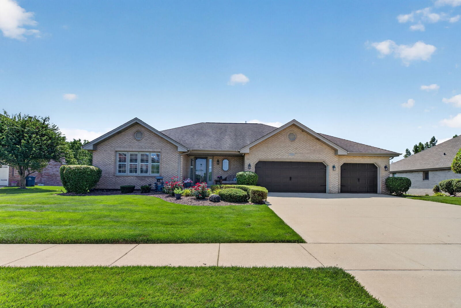 Property Photo: 16000 Ridgewood Drive IL 60491