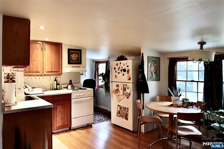 Property Photo:  506 Smith Place  NJ 07450 