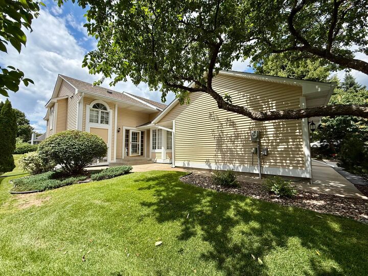 Property Photo:  808 Winterberry Drive  MN 55125 