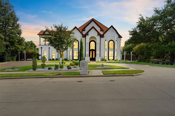 Property Photo: 426 Stone Canyon Drive TX 75182