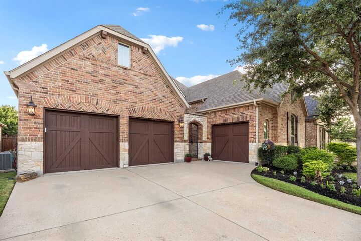 Property Photo: 3308 Linkwood TX 75056