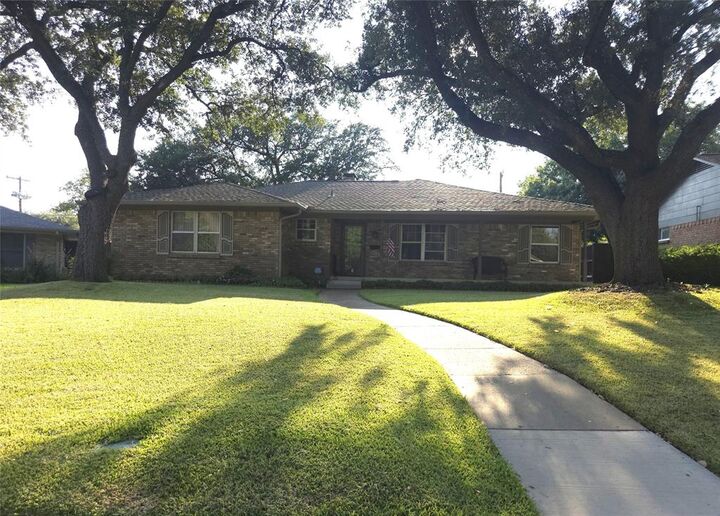 Photo de la propriété:  9334 Hunters Creek Drive  TX 75243 