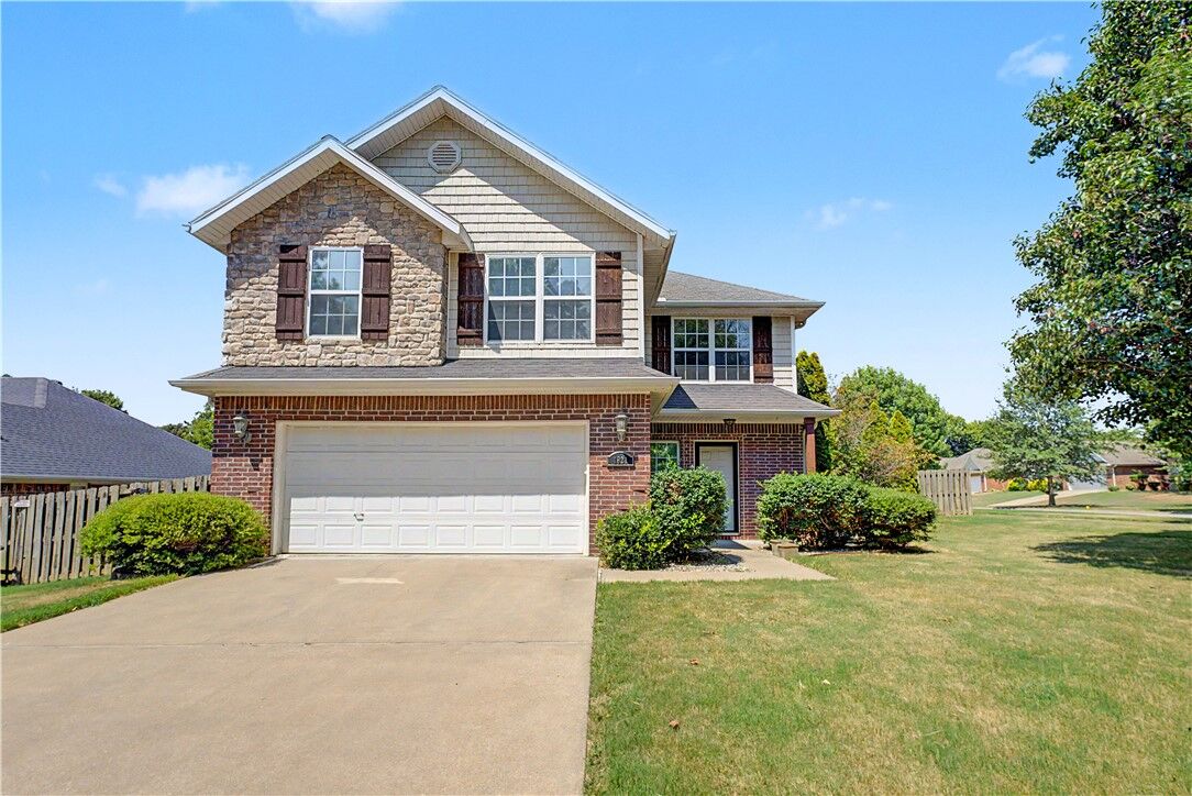 Property Photo:  1821 N Cannondale Drive  AR 72704 