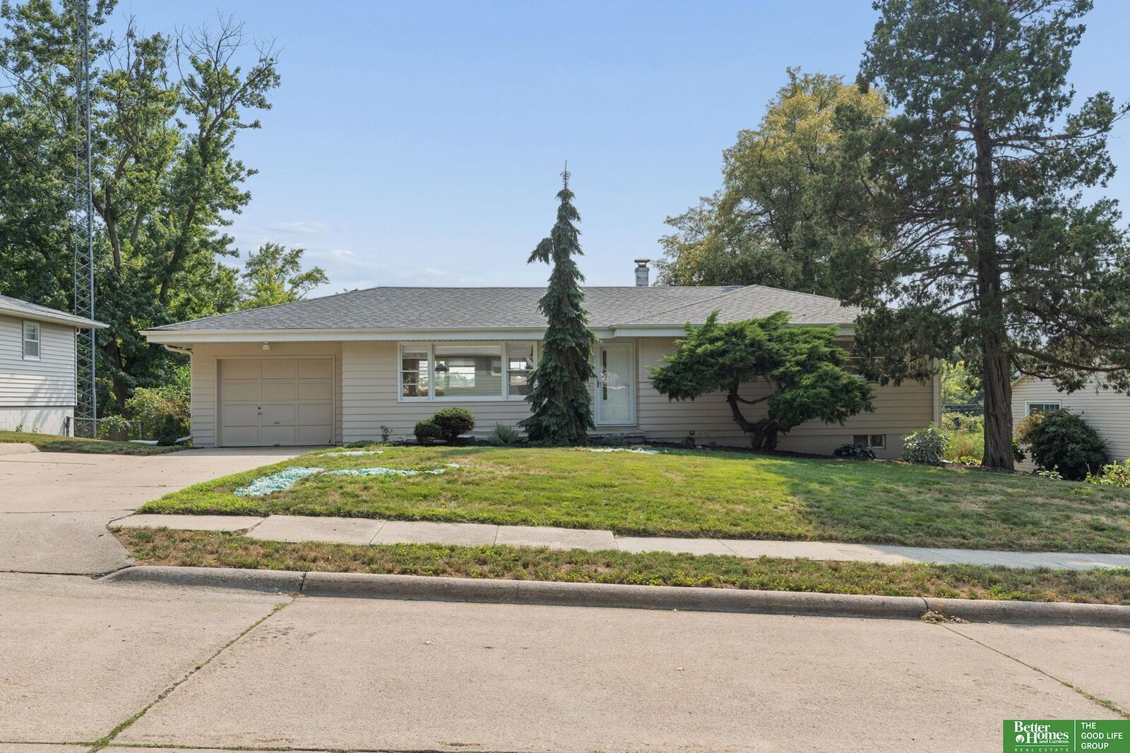 Property Photo:  1714 Bowie Drive  NE 68114 