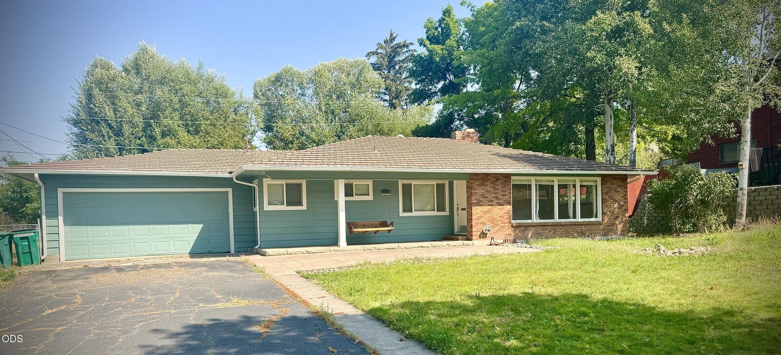 Property Photo: 1845 Lawrence Street OR 97601