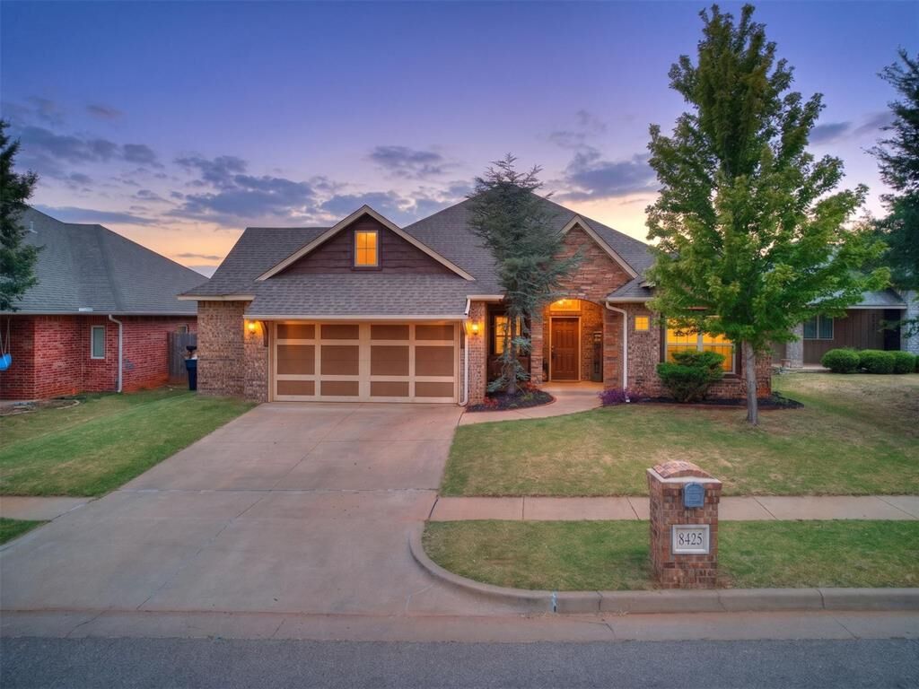 Property Photo:  8425 NW 143rd Terrace  OK 73142 
